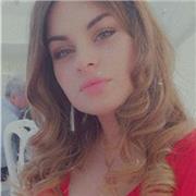 Ragazza diplomata impartisce lezioni di letteratura, grammatica e storia per ragazzi delle scuole elementari, medie e superiori